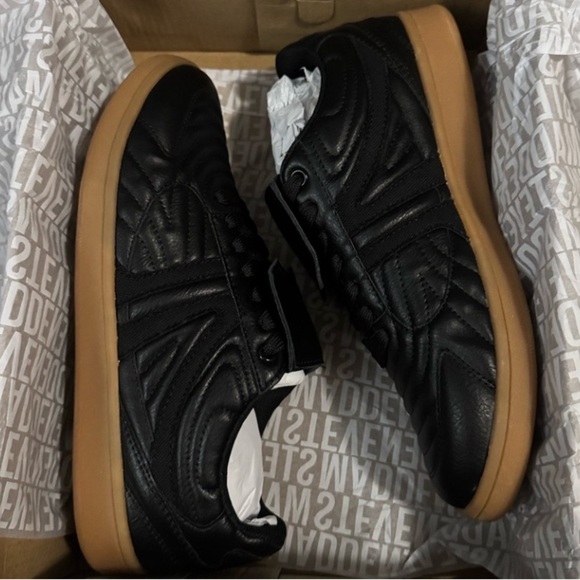 Steve Madden Madrid Low Top Sneaker - Picture 5 of 5